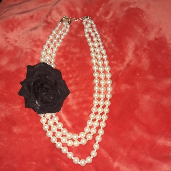 Pearl Necklace - Picture 2 of 2